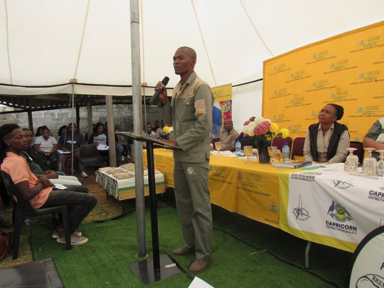 Addressing farmers during a farmers day